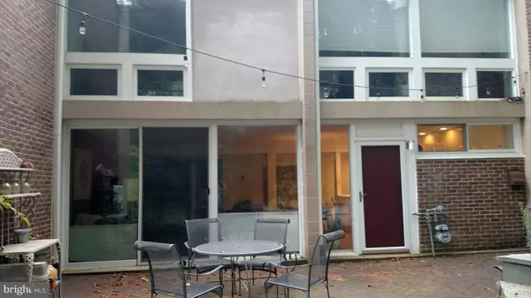 Reston, VA 20190,11542 HICKORY CLUSTER
