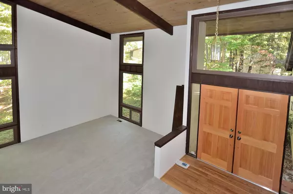 Reston, VA 20190,10907 THANLET LN
