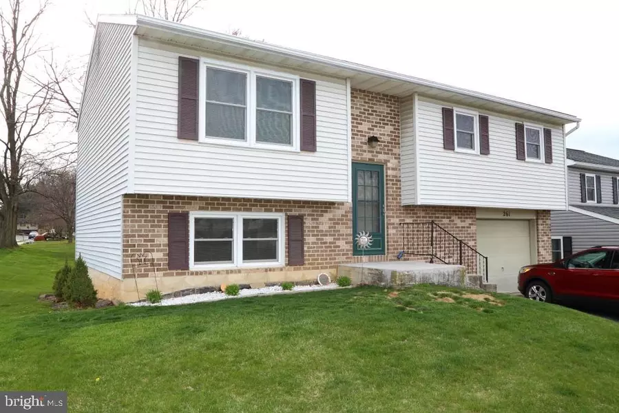 261 LINDA TER, Ephrata, PA 17522