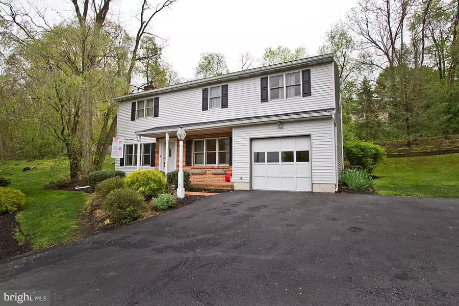 4104 FORREST RD, Mount Joy, PA 17552