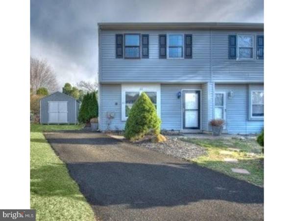 12 CARRIAGE DR, Horsham, PA 19044