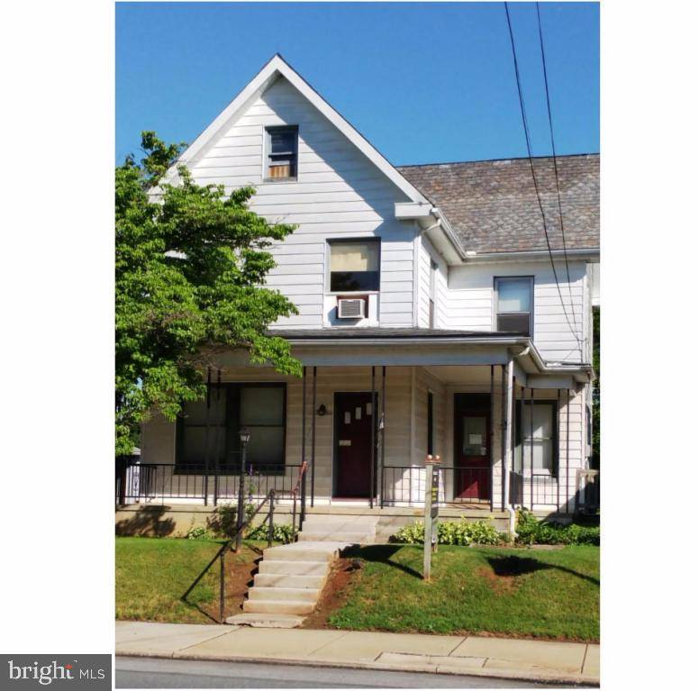 212 E HIGH ST, Manheim, PA 17545
