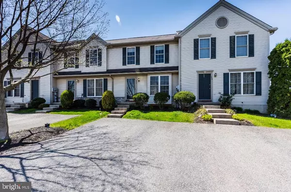 328 BANYAN CIRCLE DR, Lancaster, PA 17603