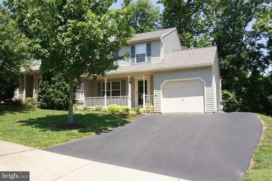 69 MILL POND DR, Lancaster Twp, PA 17603