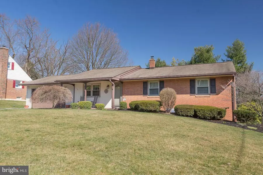 15 LAUREL DR, Willow Street, PA 17584