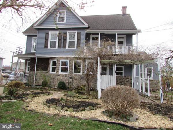 132 W STIEGEL ST, Manheim, PA 17545