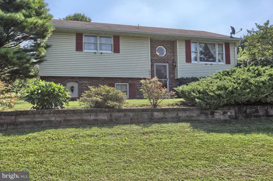 1210 LEXINGTON RD, Manheim, PA 17545