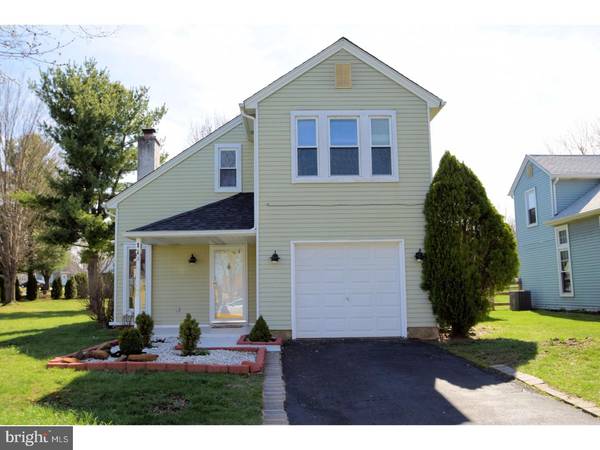 1 PEBBLE DR, Horsham, PA 19044