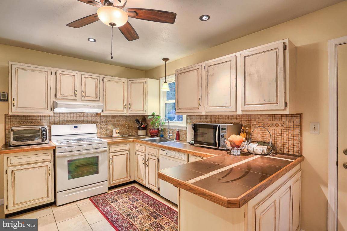 Conestoga, PA 17516,3 ORCHARD LN