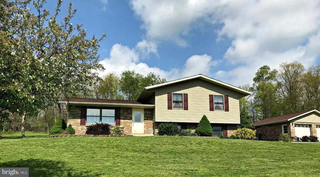 221 ROGERS RIDGE DR, Ridgeley, WV 26753