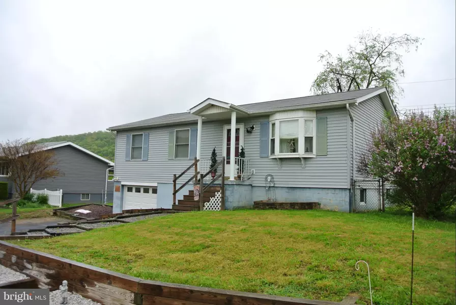 71 ROBIN, Ridgeley, WV 26753