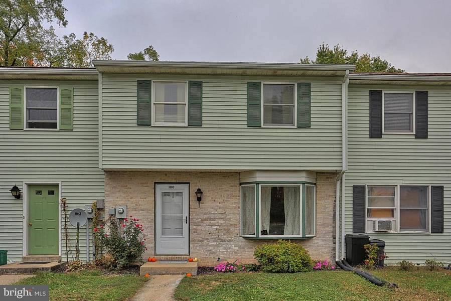 180 GREGG CIR, Ephrata, PA 17522