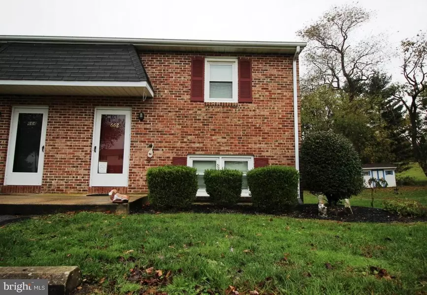 662 S CEDAR ST, Lititz, PA 17543