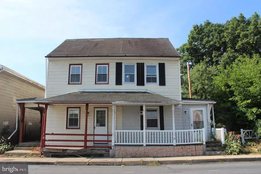 21 NEW CHARLOTTE ST, Manheim, PA 17545