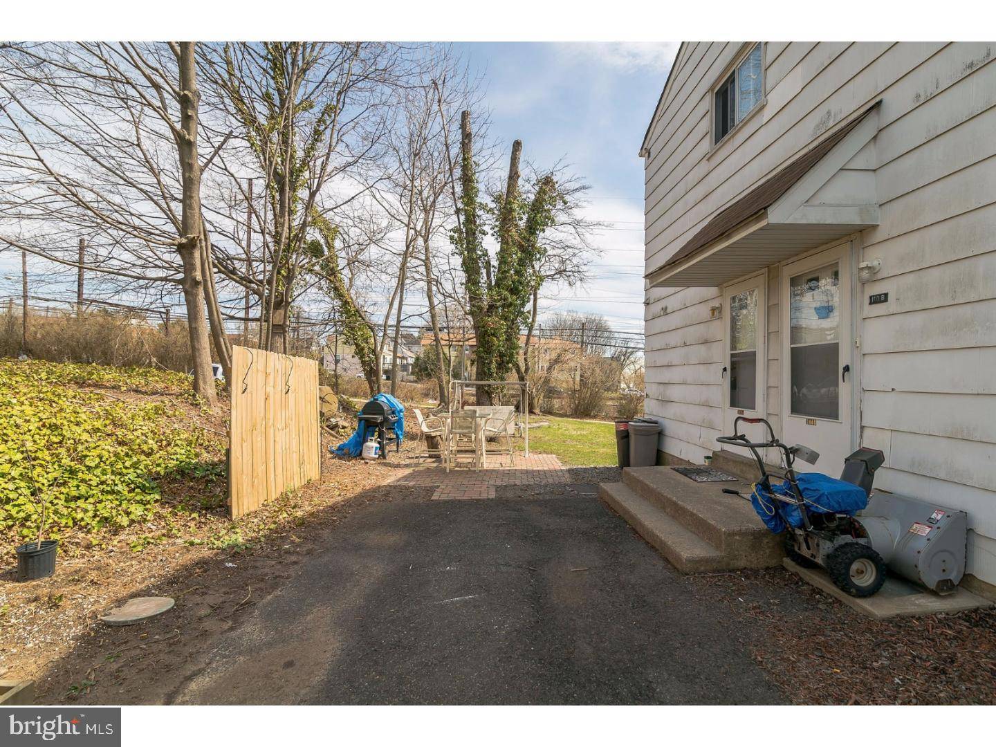 Hatboro, PA 19040,100 LAMP LIGHT LN