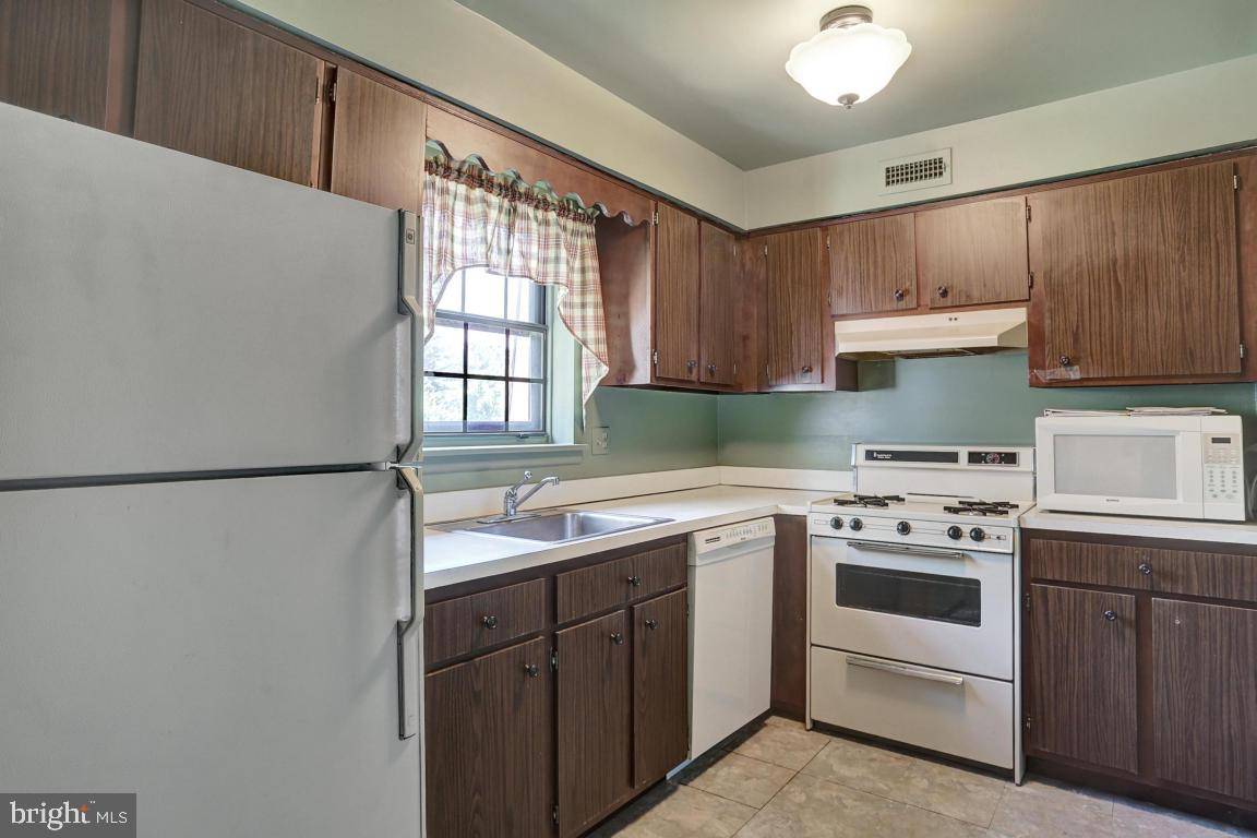 Lancaster, PA 17601,117 VALLEYBROOK DR