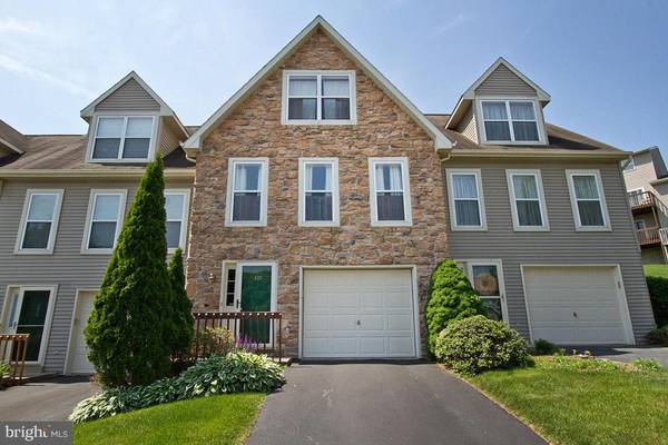 330 OAKRIDGE DR, Mountville, PA 17554