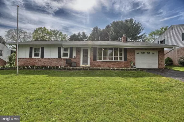 1740 CROOKED OAK DR, Lancaster, PA 17601