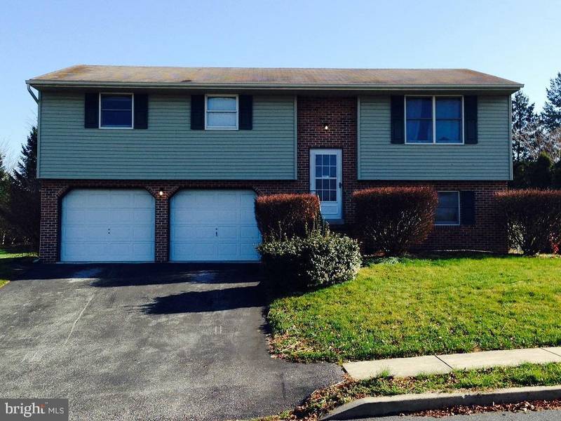 141 CLIFF LN, Elizabethtown, PA 17022