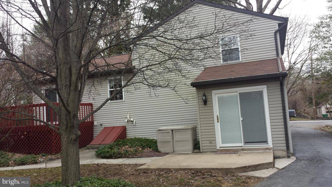 Lancaster Twp, PA 17603,410 S SCHOOL LN