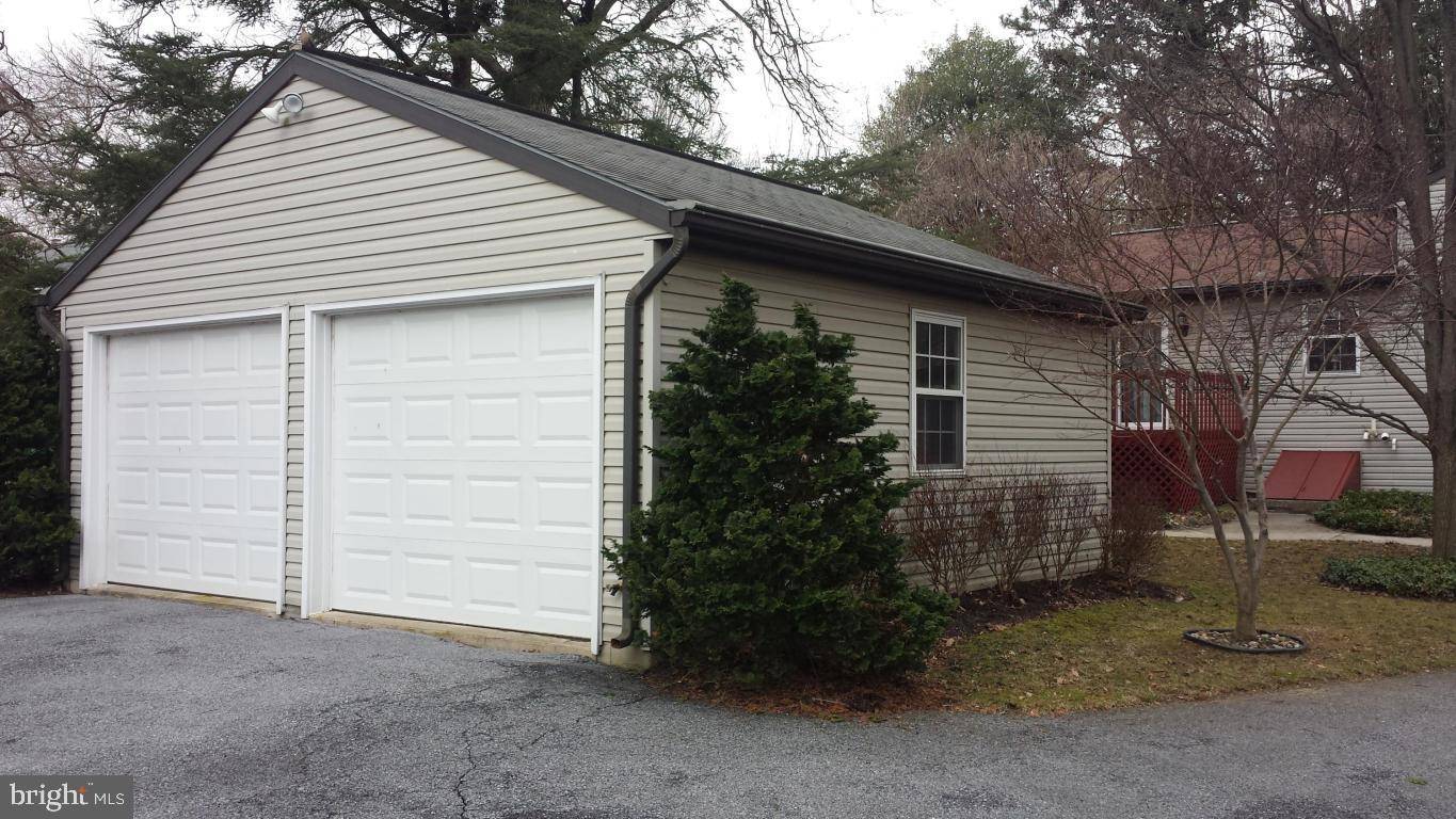 Lancaster Twp, PA 17603,410 S SCHOOL LN