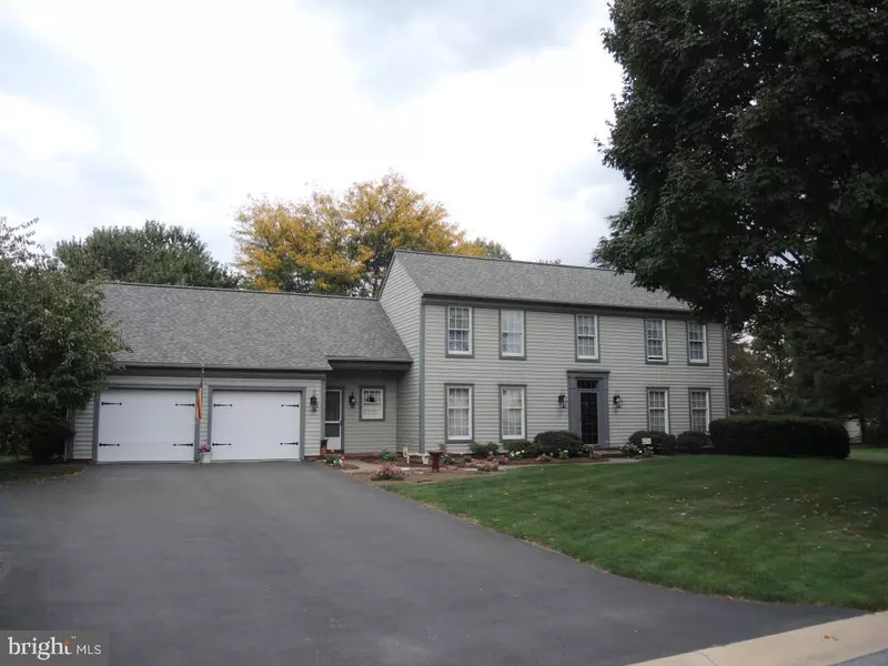 9 THRESHER CT, Lititz, PA 17543