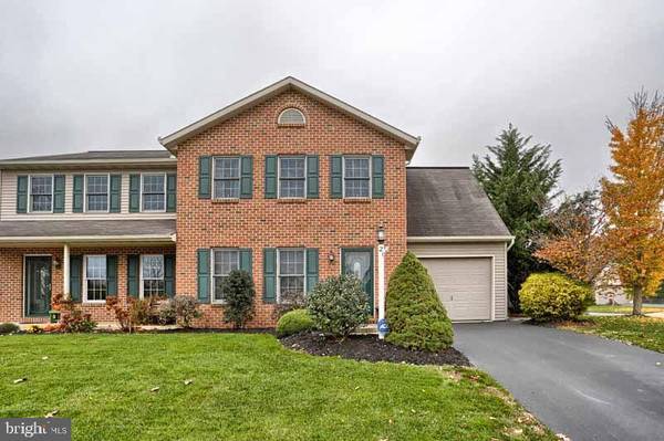 21 PEBBLE CREEK DR, Lititz, PA 17543