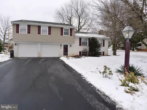 5 MEADOWLARK DR, Stevens, PA 17578