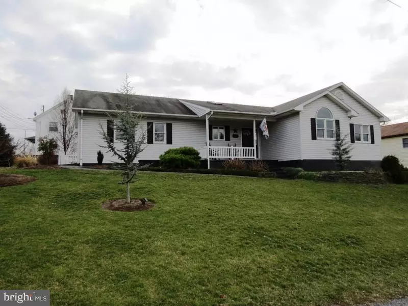 100 W CHESTNUT ST, Jonestown, PA 17038