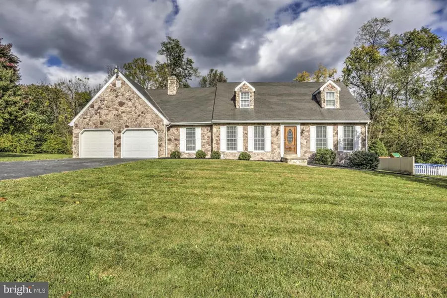 3 MICHELLE DR, Lancaster Twp, PA 17603