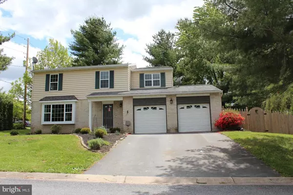 886 FARMDALE RD, Mount Joy, PA 17552