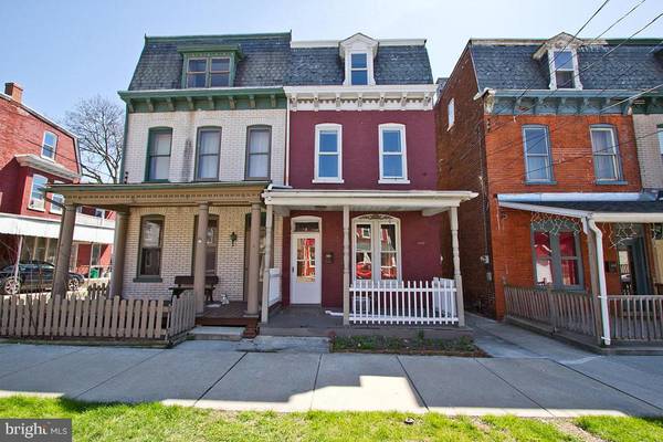 320 POPLAR ST, Columbia, PA 17512