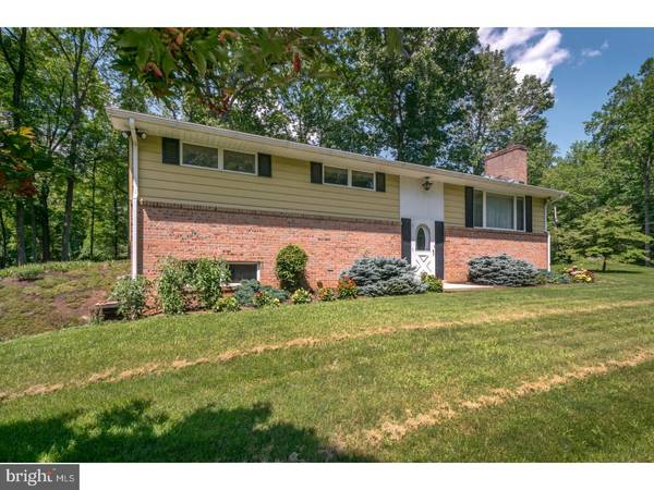 1537 BECKER RD, Green Lane, PA 18054