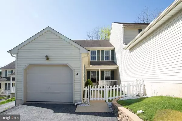 4 PARK LN, Lancaster Twp, PA 17603