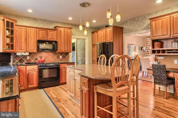 Lititz, PA 17543,372 MILL POND DR