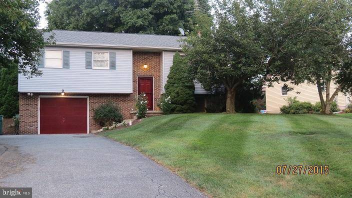 9 LEE DR, Quarryville, PA 17566