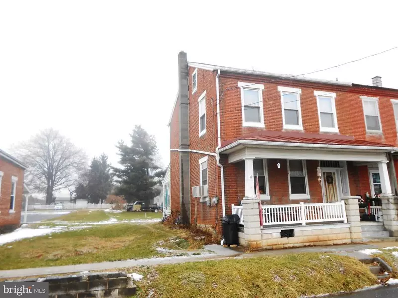 132 W MAIN ST, Fredericksburg, PA 17026