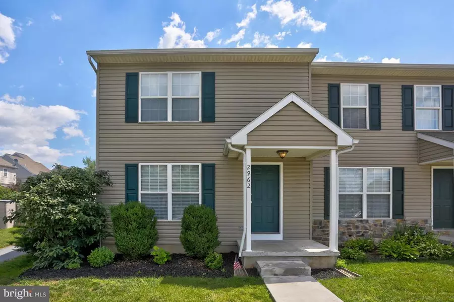 2962 ASTER LN, Lititz, PA 17543