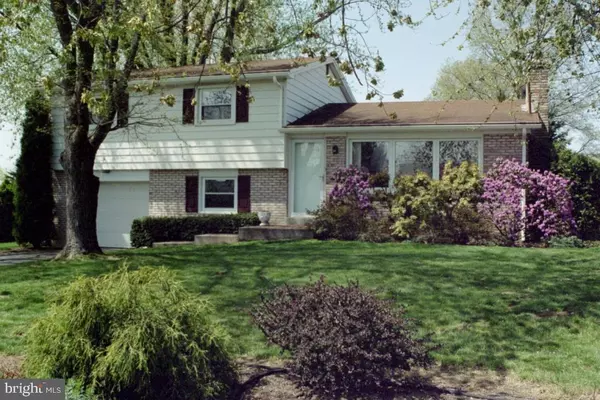 11 CLEARVIEW DR, Lebanon, PA 17042