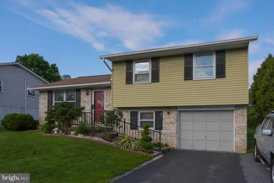 347 JEFF AVE, Ephrata, PA 17522