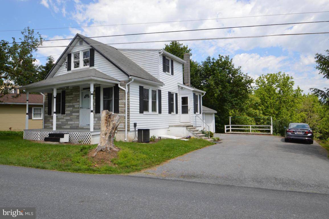 Manheim, PA 17545,994 ORCHARD RD