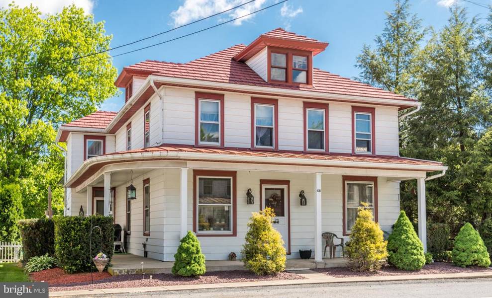 48 E MAIN ST, Reinholds, PA 17569