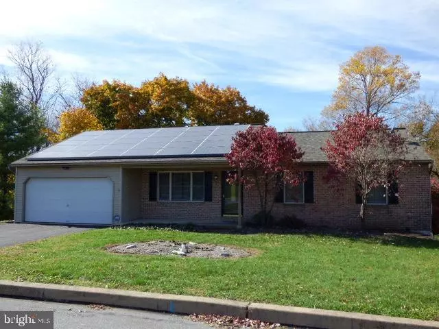 35 EDGEWOOD DR, Lititz, PA 17543