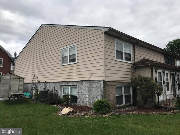 302 FORGE RD, East Greenville, PA 18041