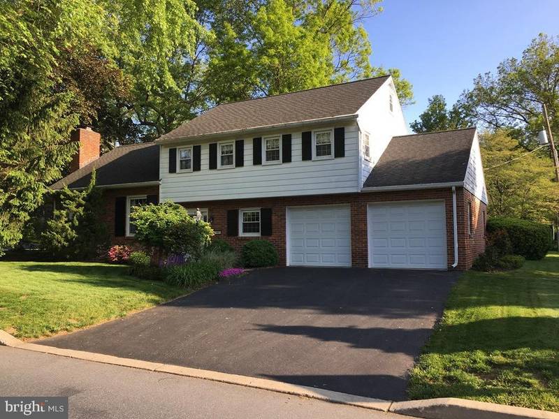 1800 NORTHBROOK DR, Lancaster, PA 17601