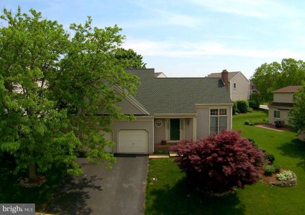 22 HORSESHOE DR, Ephrata, PA 17522