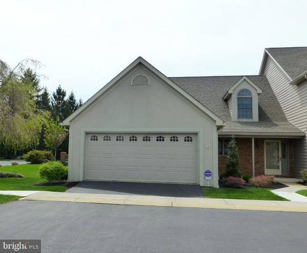 2 SUSSEX PL, Lititz, PA 17543