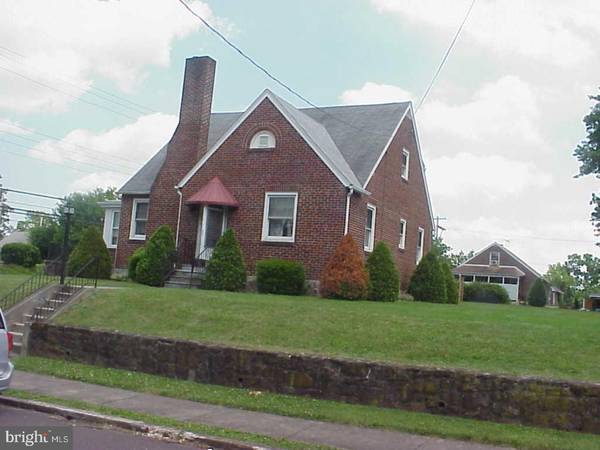 800 WILLOW ST, Pottstown, PA 19464