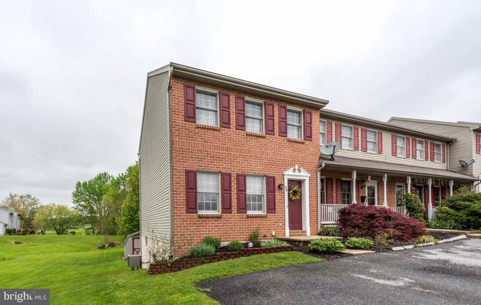 39 FOXFIELD LN, Elizabethtown, PA 17022