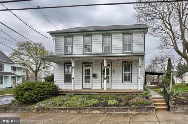 127 N MARKET ST, Mount Joy, PA 17552